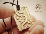 ⁦قلادة البلاط القديم⁩ - الصورة ⁦2⁩
