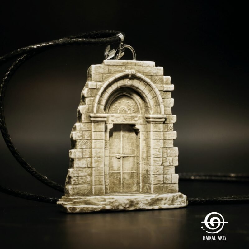 قلادة الباب القديم